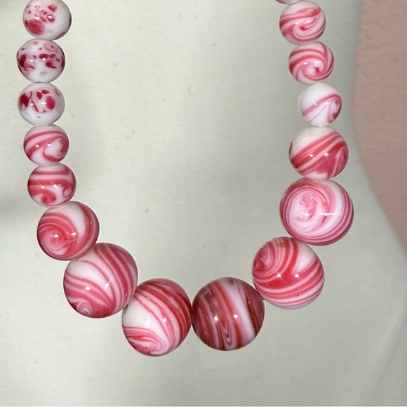 Antique Jewelry - Art deco 1920’ 1940’s Pink White Swirl Polka dot Italian Glass Necklace